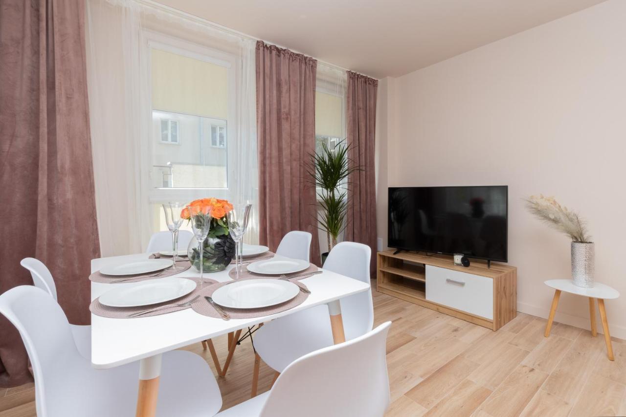 Mokotow Apartments Reytan By Noclegi Renters Warschau Exterior foto