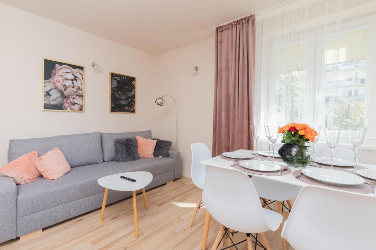 Mokotow Apartments Reytan By Noclegi Renters Warschau Exterior foto