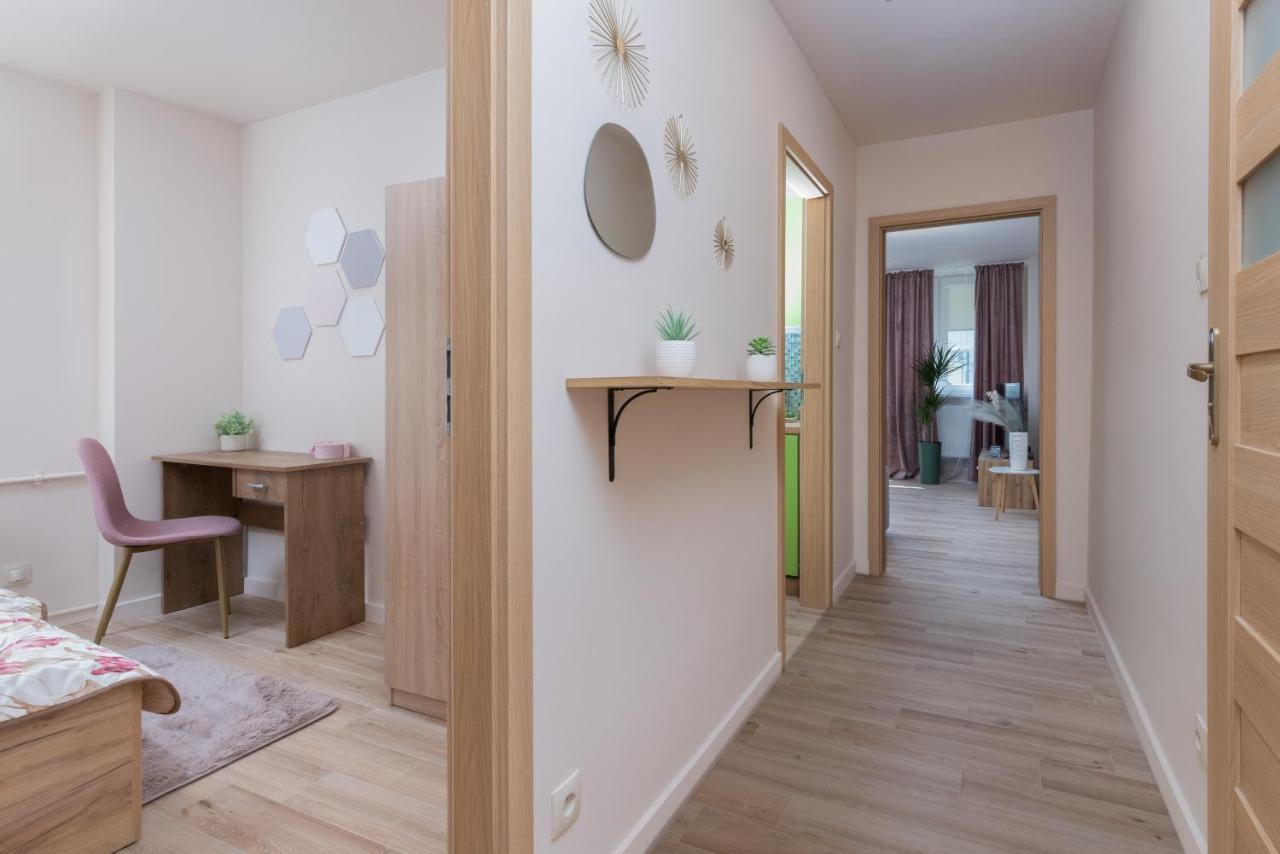 Mokotow Apartments Reytan By Noclegi Renters Warschau Exterior foto